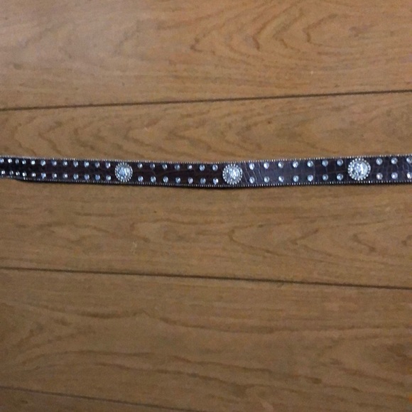 A belt - Picture 2 of 4